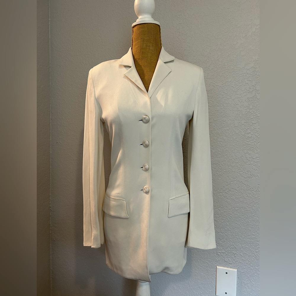 SALVATORE FERRAGAMO made in Italy cream business blazer jacket gold buttons 6